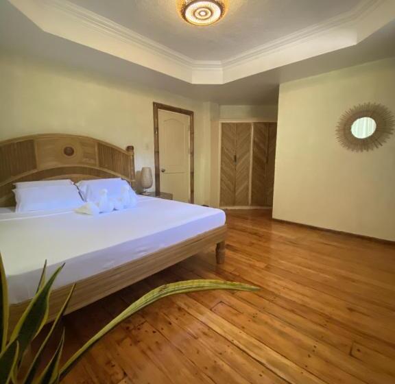 스위트 킹사이즈 침대, Tahanan Resort