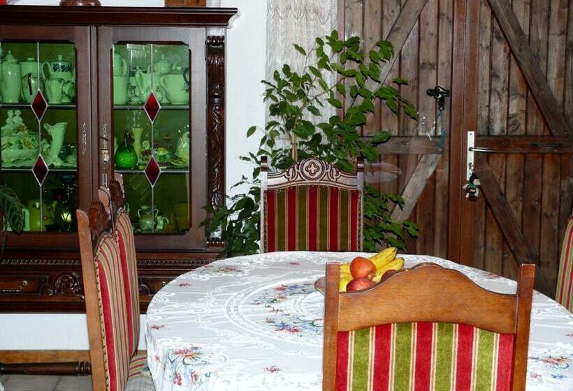 Номер Стандарт Вид на Горы, Chambre Chez Sylvie