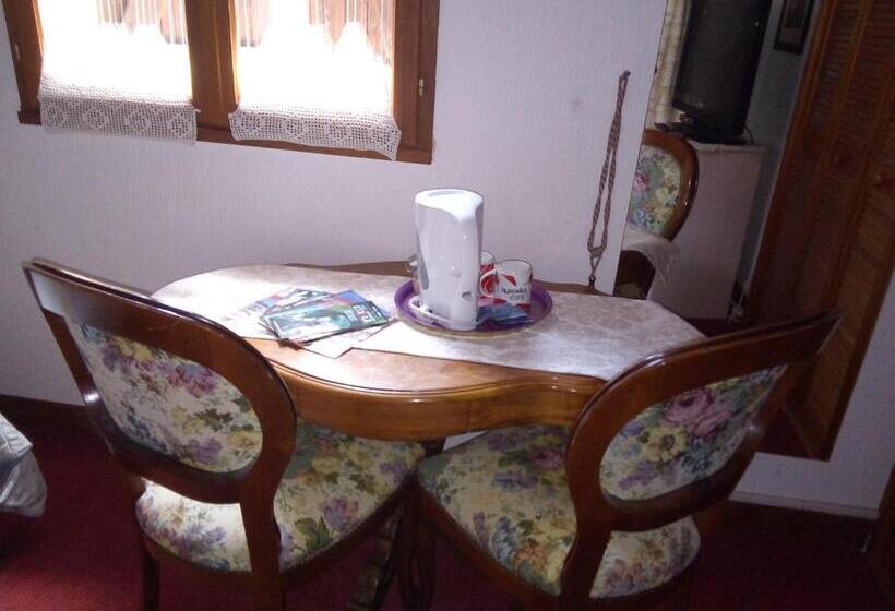 Номер Стандарт Вид на Горы, Chambre Chez Sylvie