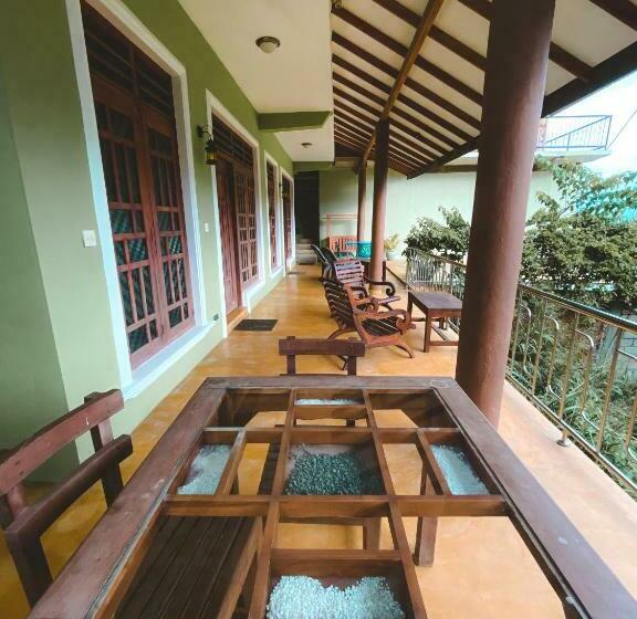 家庭间, Green Hill
