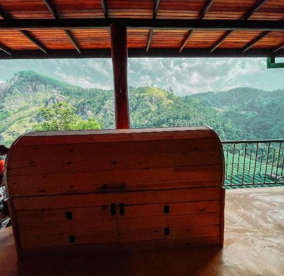 اتاق لوکس خانوادگی, Green Hill