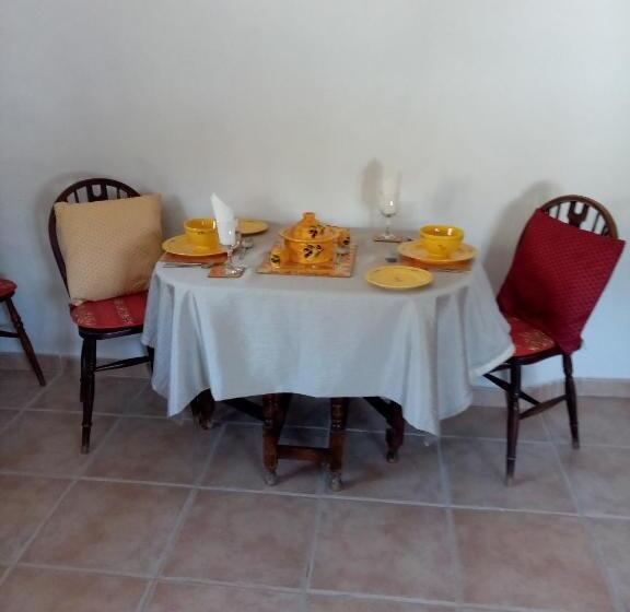 Апартаменты 3 Спальни, Almond Reef Casa Rural