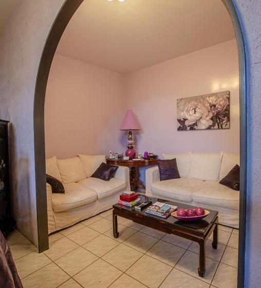 Люкс Повышенной Комфортности, La Chambre D Amis La Costignieres