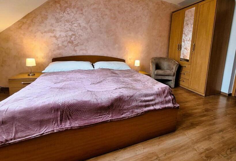اتاق استاندارد سه نفره, Penzión Villa Agnes