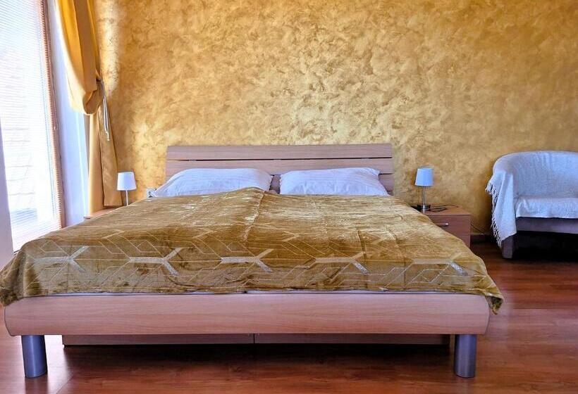 Люкс Вид на Сад, Penzión Villa Agnes