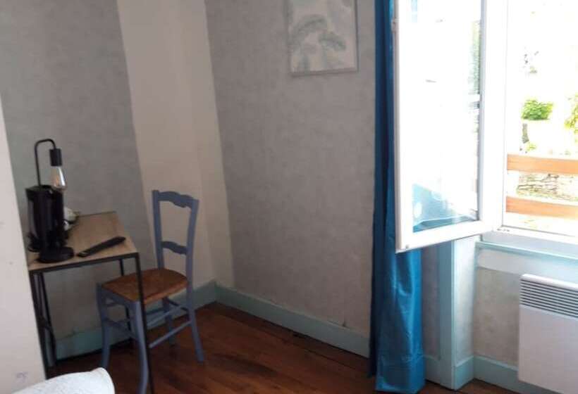 Номер Стандарт, Chambres D Hôtes Condat
