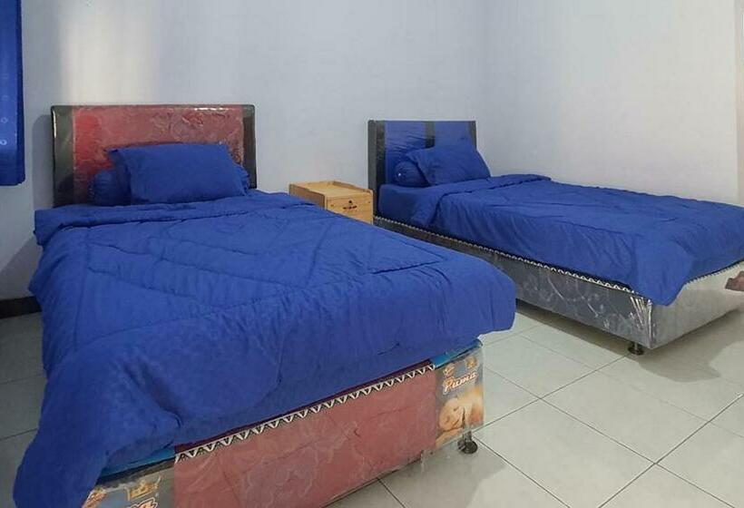 스탠다드 룸, Angrumba Family Homestay Near Rsud Caruban Mitra Reddoorz