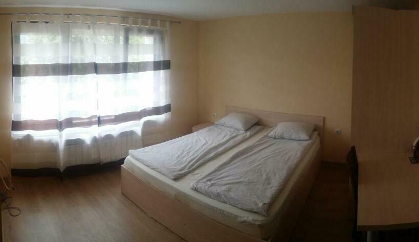 Номер Стандарт, трънската къща