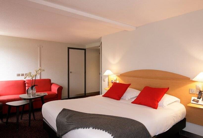 프레스티지 룸, Logis Hôtel L Orée De Chartres   Barjouville