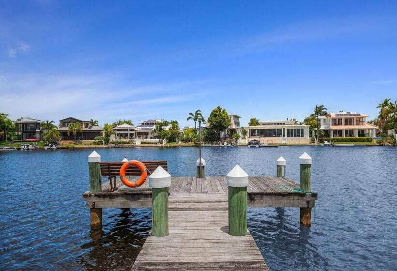 Дом 3 Спальни, Noosa Entrance Waterfront Resort