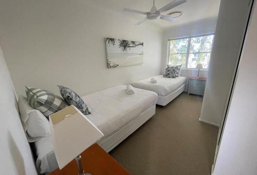 Дом 3 Спальни, Noosa Entrance Waterfront Resort