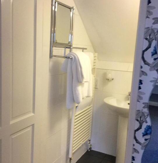 スタンダードルーム, Tower House Executive Guest House