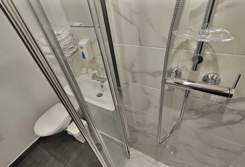 Номер Стандарт Трехместный, Fasthotel Well Inn Mâcon Sud   Un Hôtel Fh Confort