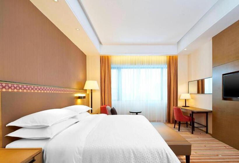 Номер Классика Кровать Кинг, Four Points By Sheraton Guilin, Lingui