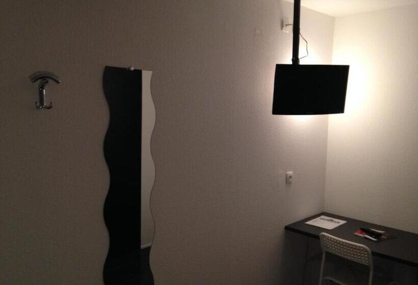 اتاق استاندارد چهار تخته, Hôtel M&r