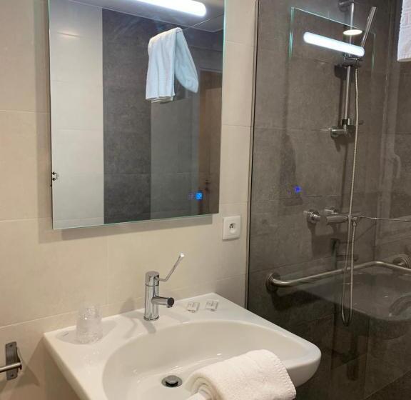 اتاق استاندارد با تخت بزرگ, Hôtel M&r