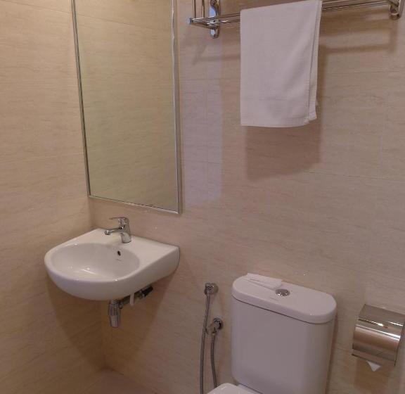 اتاق لوکس با تخت بزرگ, Metro Hotel @ KL Sentral