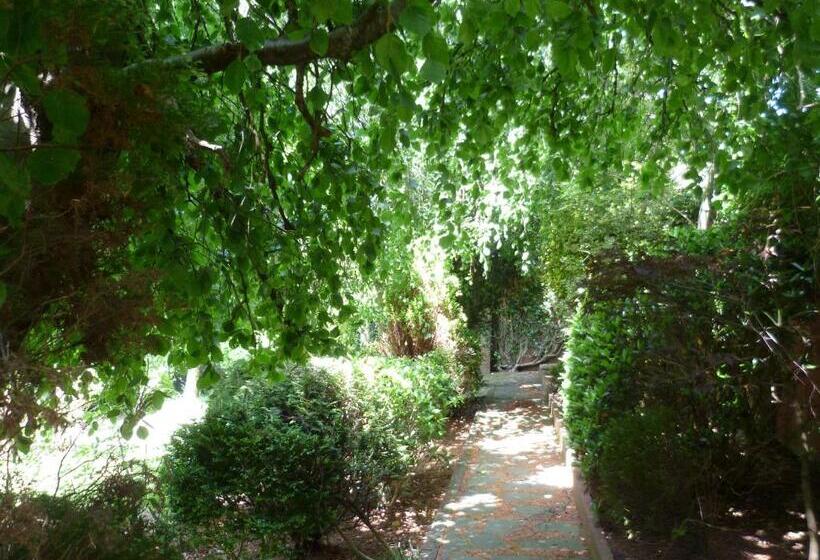 标准三人间, Diamond Hill Country House
