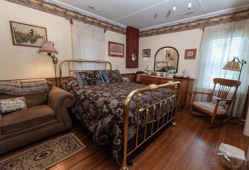 Люкс Повышенной Комфортности, Wolf Creek Farm B&b And Motorcycle Manor At Wolf Creek Farm, Llc