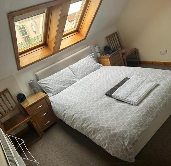 スタンダードルーム, 30 College Street, Buckhaven, Leven, Fife, Ky81jx