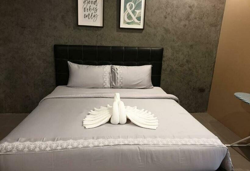 스탠다드 룸, The 8 Hostel Buriram