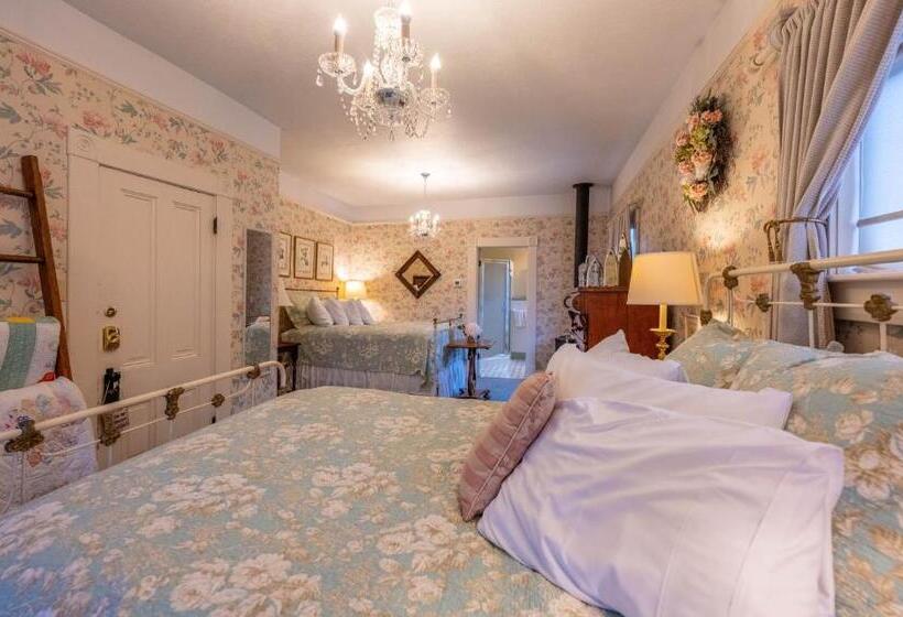 Люкс Вид на Реку, Clementine S Guest House & Vacation Rentals