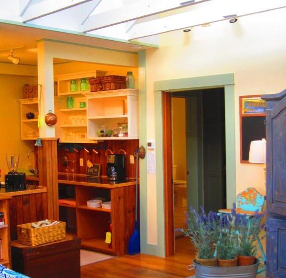 Family Suite, Clementine S Guest House & Vacation Rentals