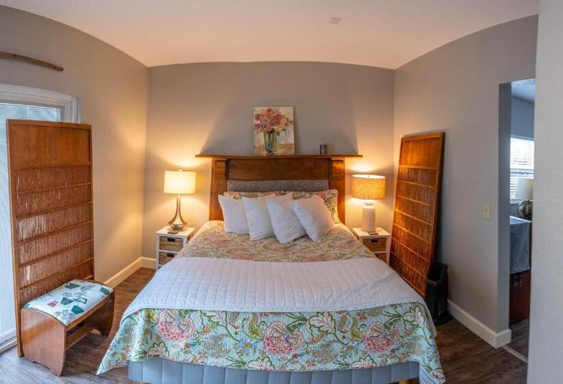 Студия Deluxe, Clementine S Guest House & Vacation Rentals