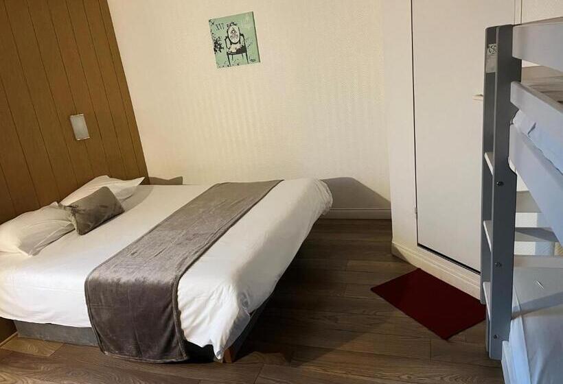 Четырехместный Номер Стандарт, Brit Hotel Essentiel Pau Lescar