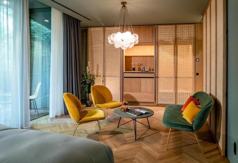 Suite, La Maison