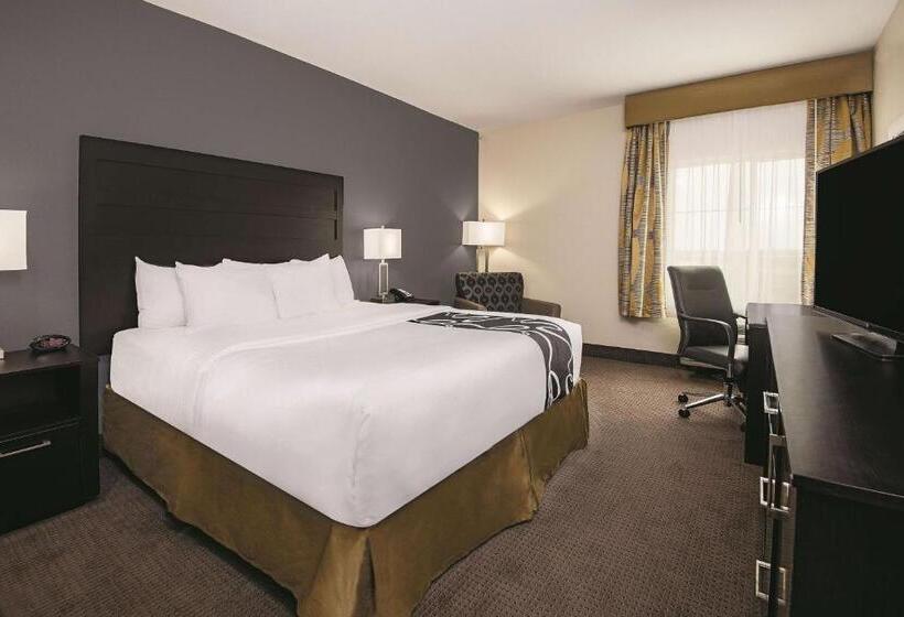 Номер Deluxe Кровать Кинг, La Quinta By Wyndham Karnes City   Kenedy