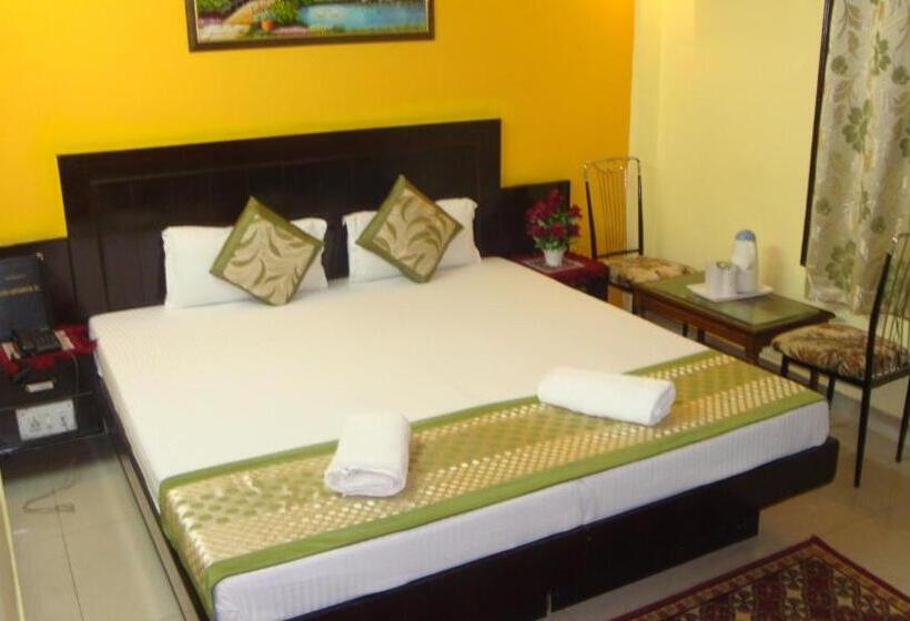 Номер Deluxe, Su Shree Continental 5 Minutes Walk From New Delhi Railway Station