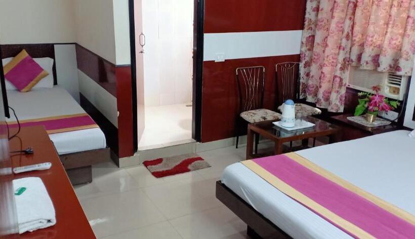 Трехместный Номер Deluxe, Su Shree Continental 5 Minutes Walk From New Delhi Railway Station