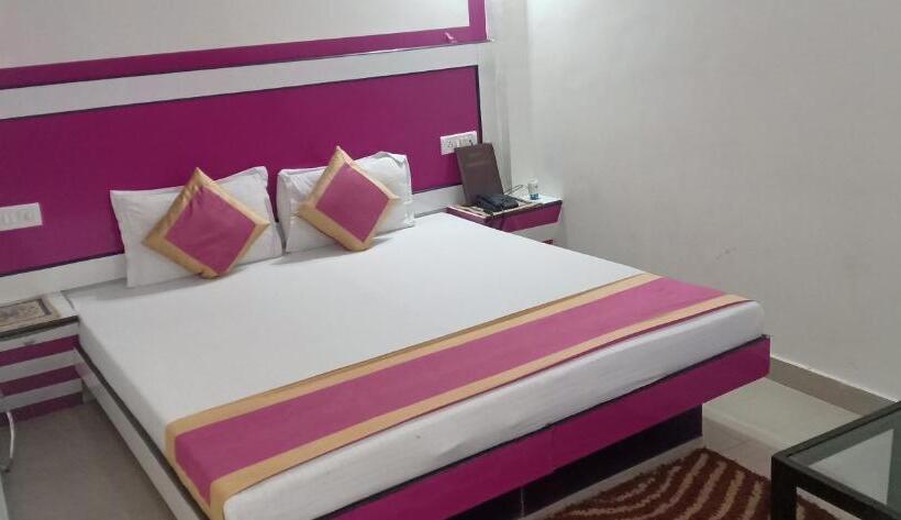 Номер Стандарт, Su Shree Continental 5 Minutes Walk From New Delhi Railway Station