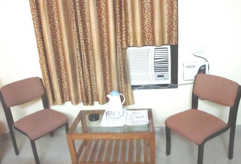 Номер Deluxe, Su Shree Continental 5 Minutes Walk From New Delhi Railway Station