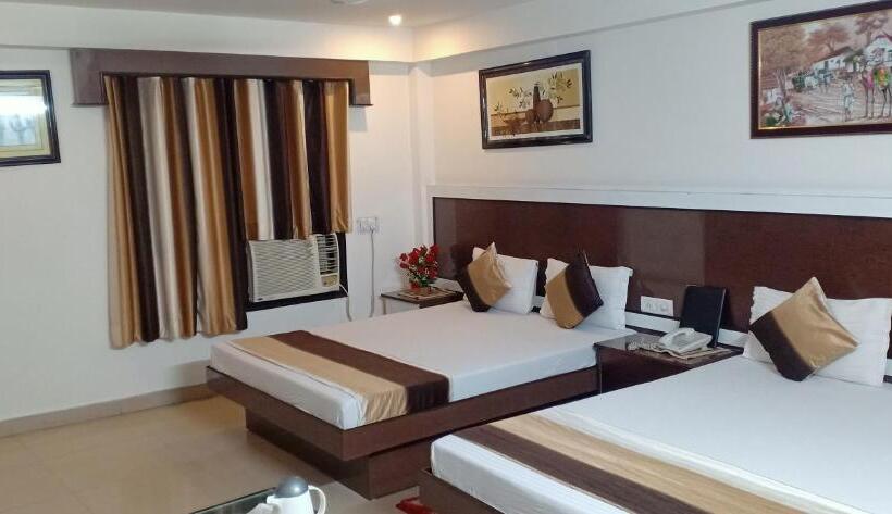 Семейный Номер, Su Shree Continental 5 Minutes Walk From New Delhi Railway Station