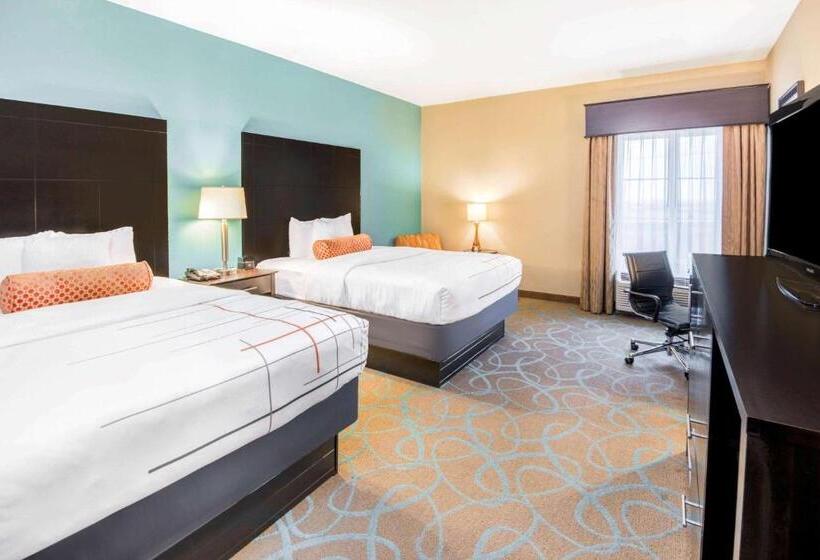 Family Suite, La Quinta By Wyndham Clinton Historic Route 66