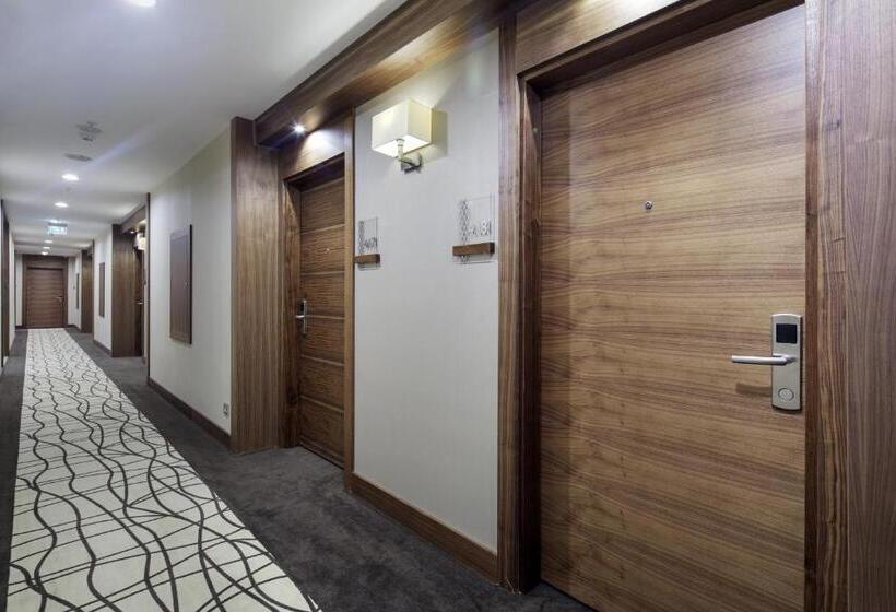 Номер Deluxe, Ramada By Wyndham Elazığ