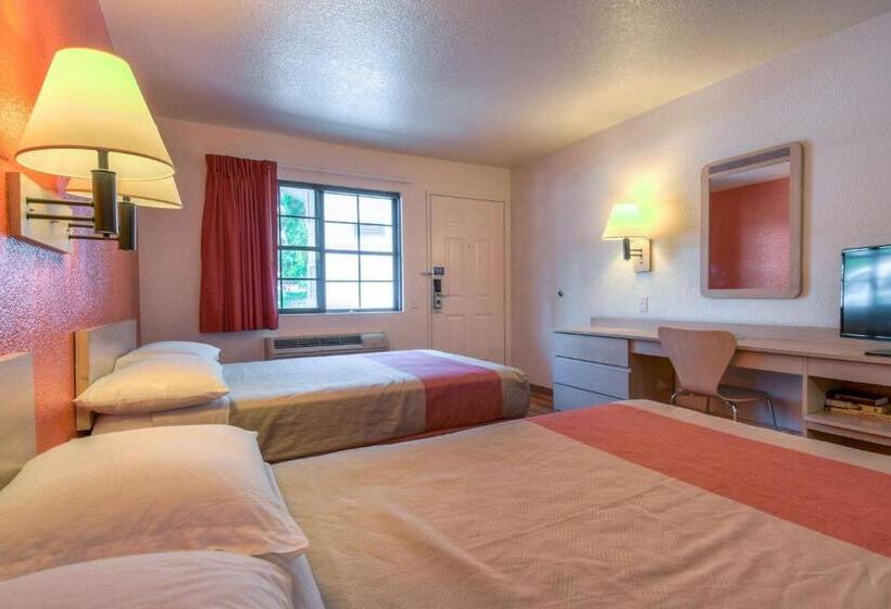 Четырехместный Номер Deluxe, Motel 6san Dimas, Ca  Los Angeles