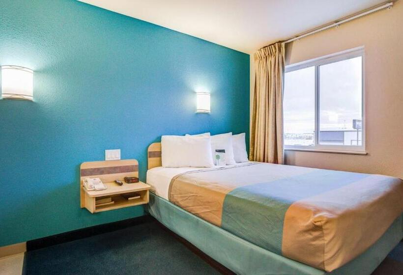 Номер Стандарт Адаптированный для Инвалидов, Days Inn By Wyndham Stony Plain
