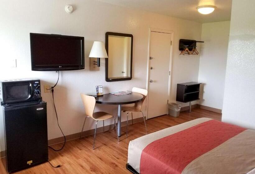 غرفة قياسية لذوى الاحتياجات الخاصة, Motel 6normal, Il  Bloomington Area