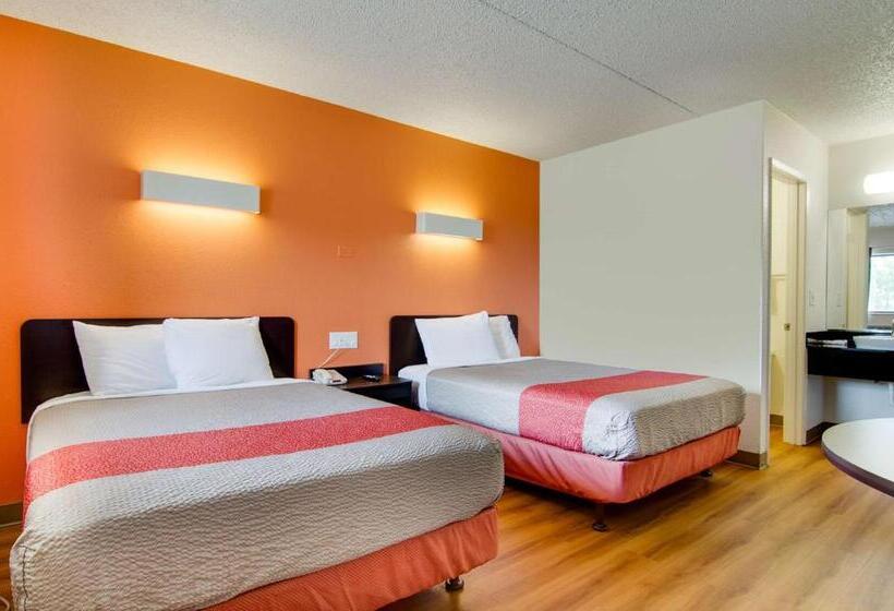 اتاق استاندارد چهار تخته, Motel 6salina, Ks
