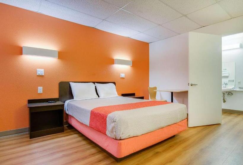 اتاق استاندارد برای معلولان, Motel 6salina, Ks