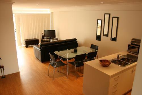 침실 3개 아파트, Alexandra Apartments