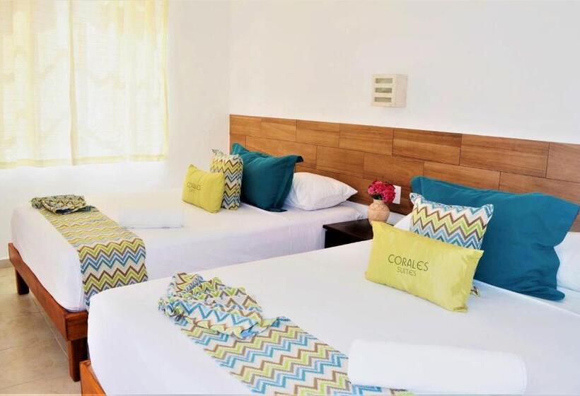 إستديو قياسى مطل على حمام السباحة, Corales Suites