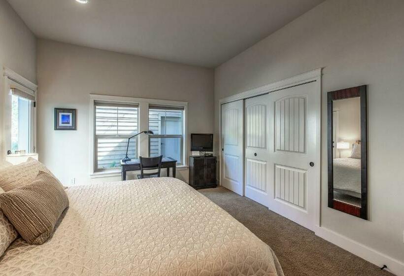 Апартаменты 2 Спальни, Dover Bay  Bayside South
