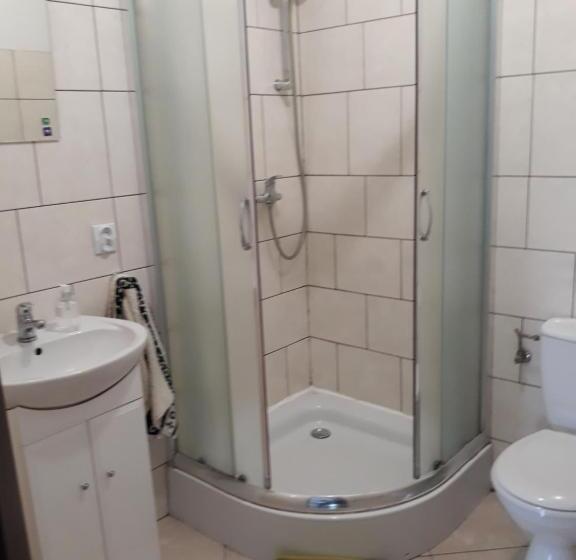 Номер Basic, Pod Piramidą
