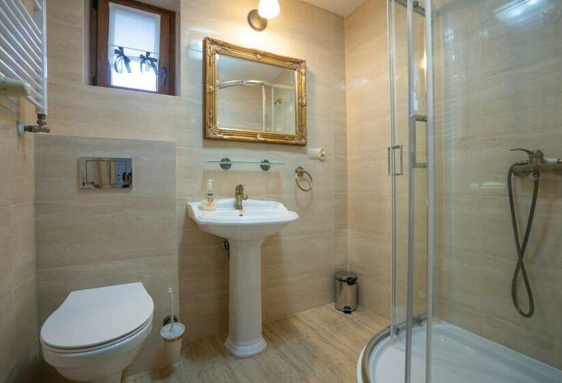 اتاق استاندارد چهار تخته, Willa Pod Szrenicą 2