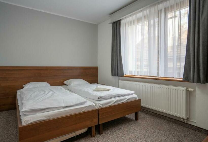 اتاق استاندارد چهار تخته, Willa Pod Szrenicą 2