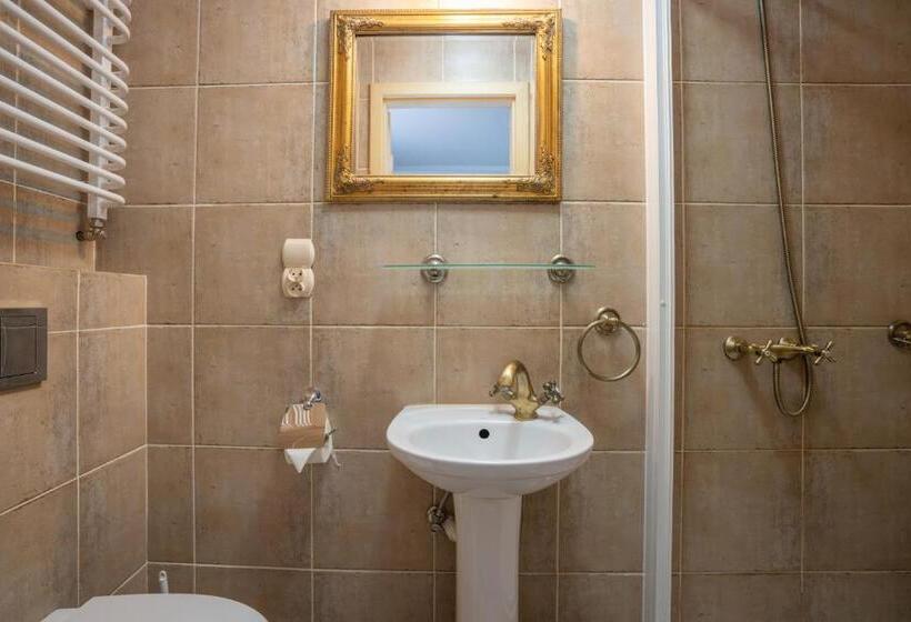 اتاق استاندارد سه نفره, Willa Pod Szrenicą 2